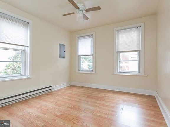 5th image of 1011 W Cambria St