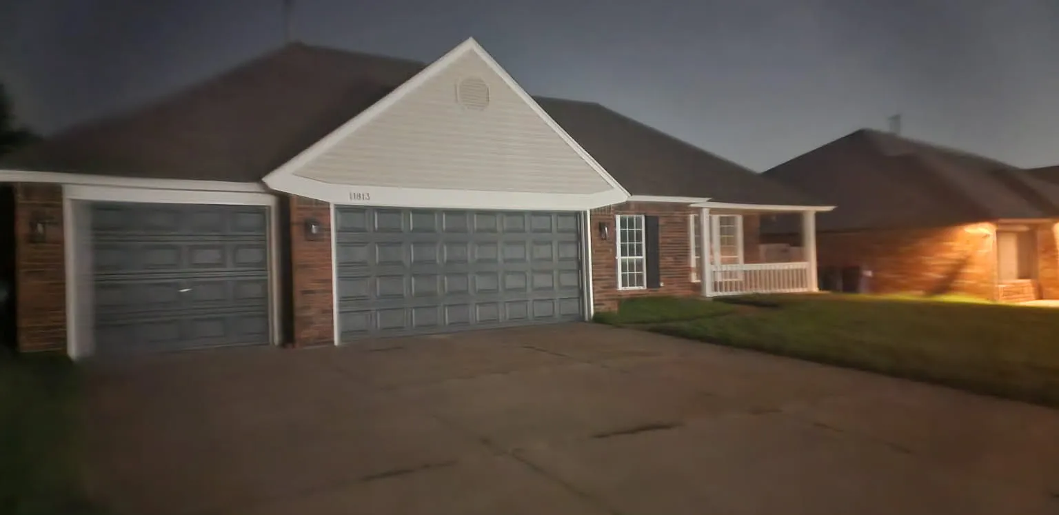 3 bed, 1980 sqft, $1,890 — Photo 2