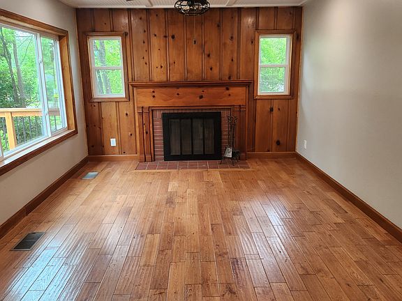 3rd image of 2626 Fairview St