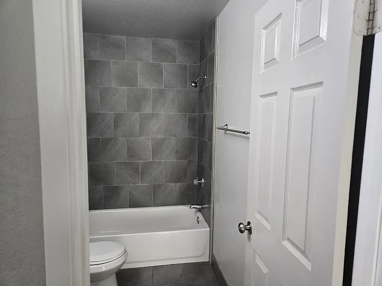 7305 Village Green Dr — Photo 10