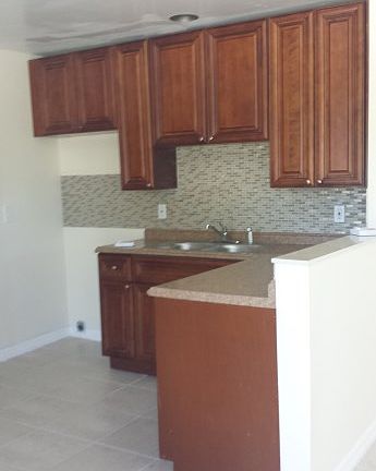 5th image of 4616 Iris St