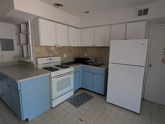 4th image of 161 Evergreen Rd Unit 14-B