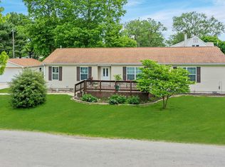212 W Carper St, Seymour, IL 61875