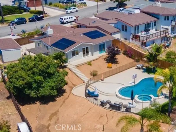 325 Salina Ct, Vista, CA 92083