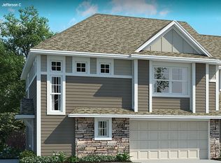 548 Locke Point Dr NE, Fridley, MN 55432