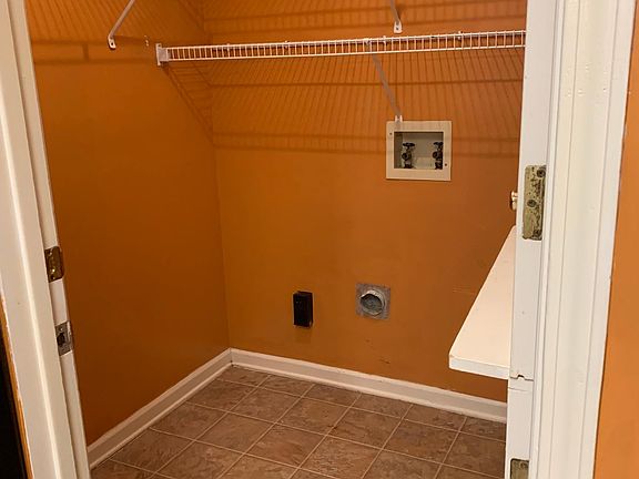 3rd image of 3316 Horseshoe Cir