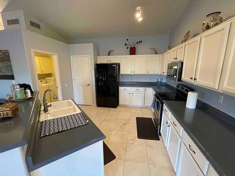 6334 W Potter Dr — Photo 14