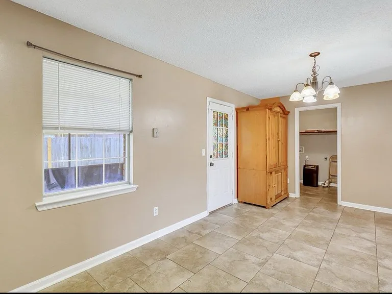 772 Melissa Dr — Photo 10