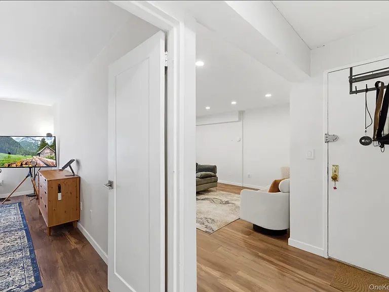 250 N Broadway #5B — Photo 11