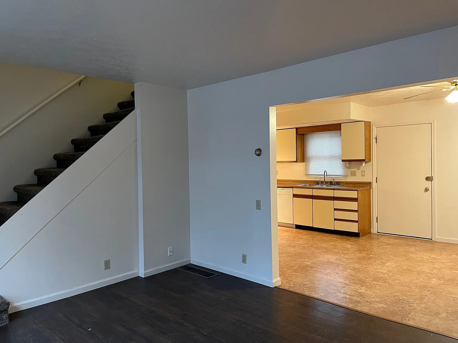 567 Dupont Rd — Photo 3