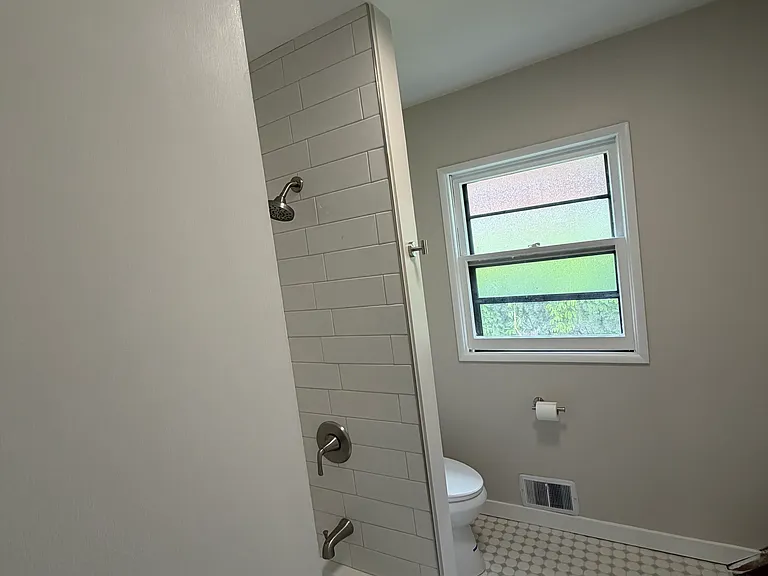 438 NE 66th Ave — Photo 11