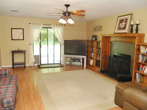 Living with tiled fireplace