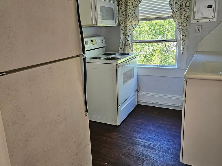 475 33rd Ave N #2 — Photo 7