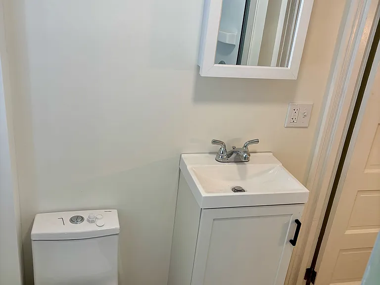 315 Laurel St — Photo 15