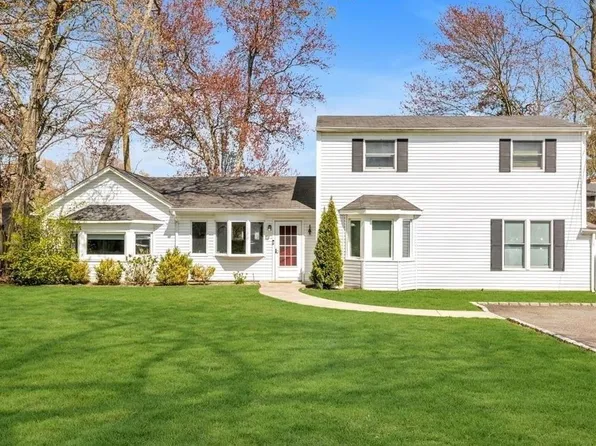 199 Livingston Avenue, Babylon, NY 11702