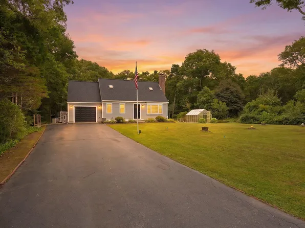 34 Commodore Lane, Marstons Mills, MA 02648