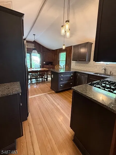 3 bed, 1.5 bath, 1196 sqft, $2,800 — Photo 4