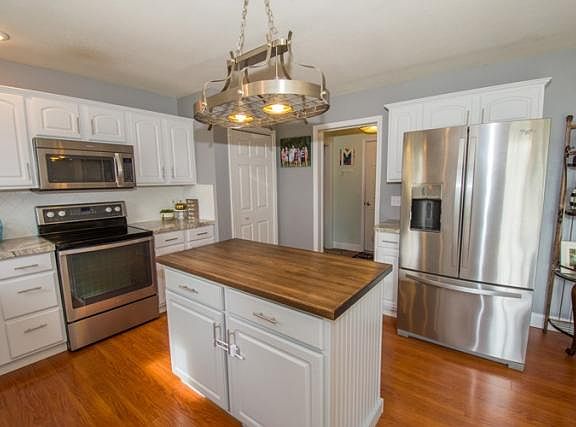 4th image of 4033 Harrison Creek Ct
