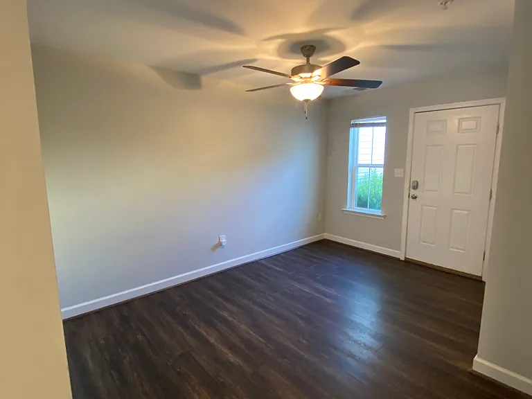 304 Bethune Dr — Photo 4