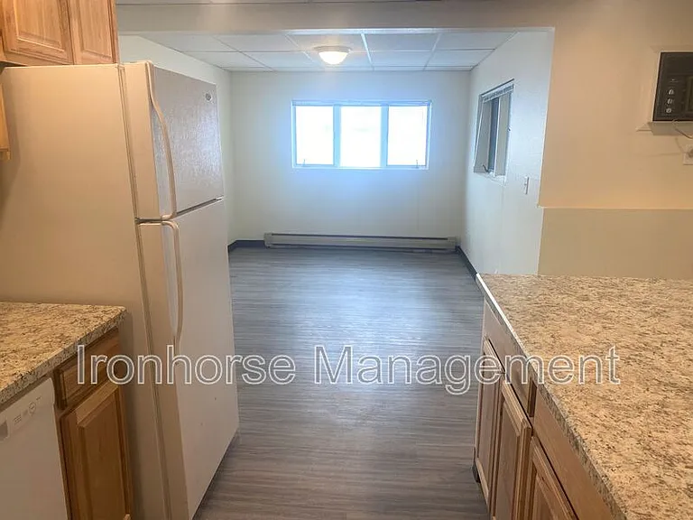 801 W Villard St #29 — Photo 8