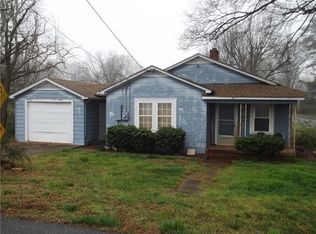 1902 N Ashe Ave, Newton, NC 28658