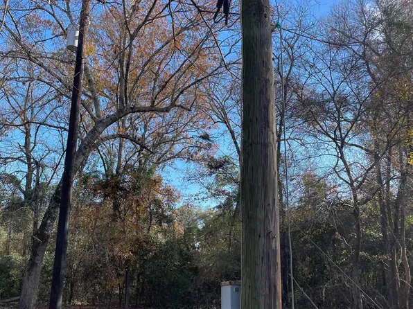 357 Private Road 6907, Palestine, TX 75803