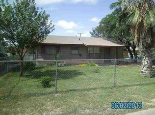 1506 Bowles Ave, Eagle Pass, TX 78852