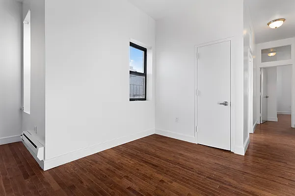 Rented by Safdie Realty Group | media 30