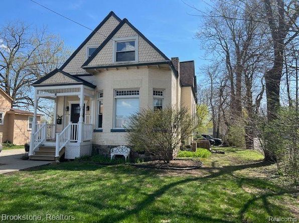14 W Burdick St