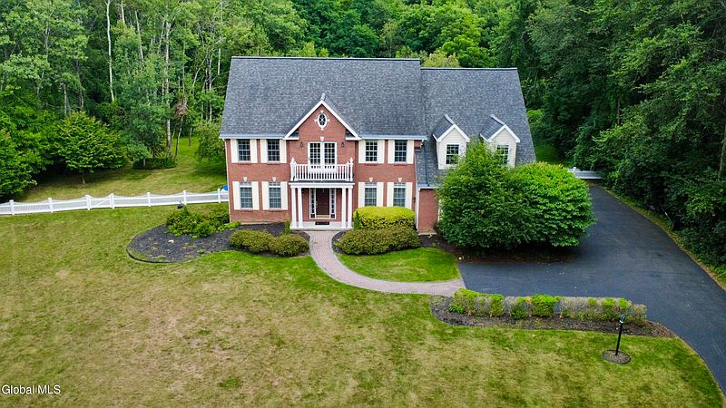 4th image of 106 Elizabethfield Way