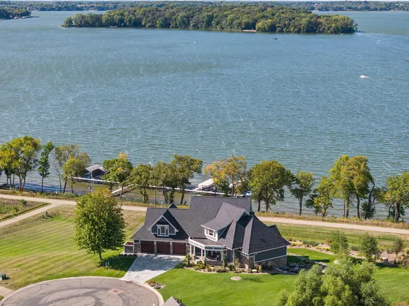 854 Beach Rd, Waconia, MN 55387