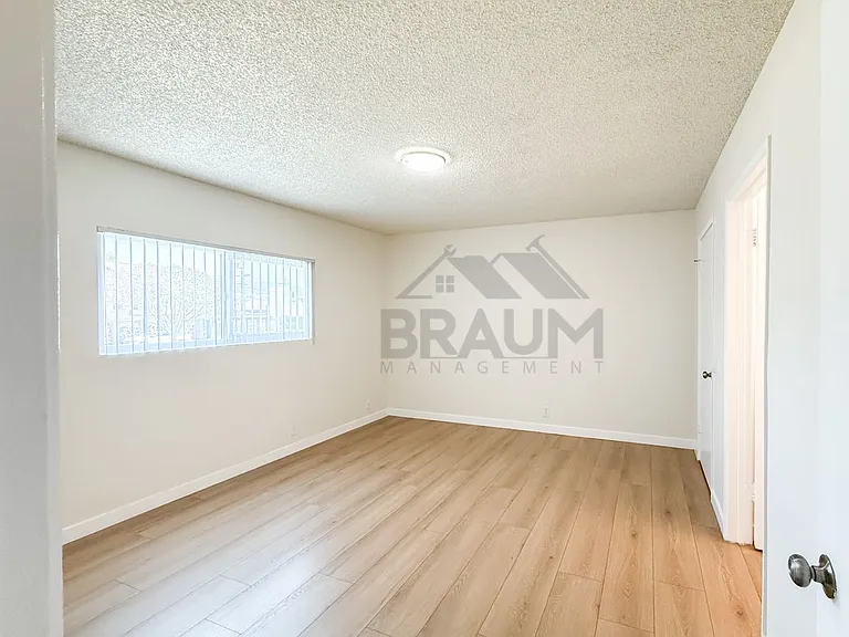 11007 Hartsook St #112 — Photo 25