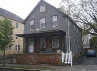 135 Pleasant St, New Bedford, MA 02740