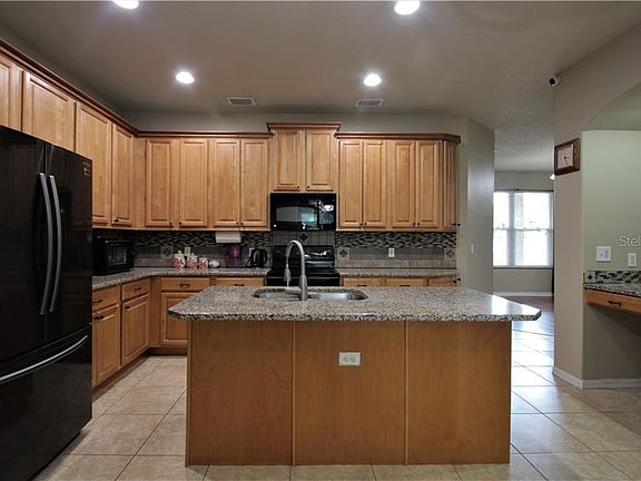 5th image of 4005 Barr Ln