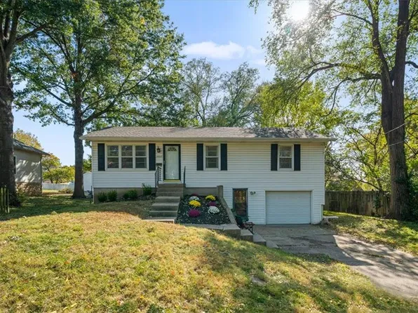 10805 W 57th Ter, Shawnee, KS 66203
