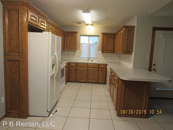 5th image of 3611 NE Bradford St