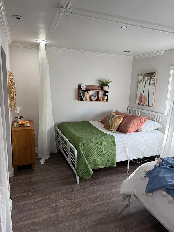 The Flats — Photo 2