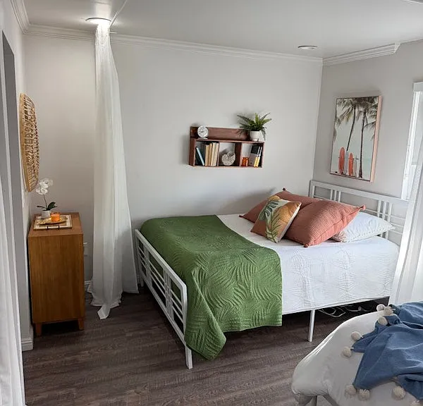 The Flats — Photo 2