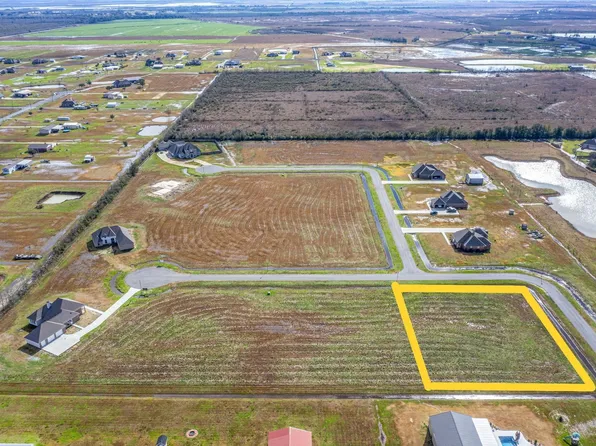 5824 N Crescent Dr, Iowa, LA 70647