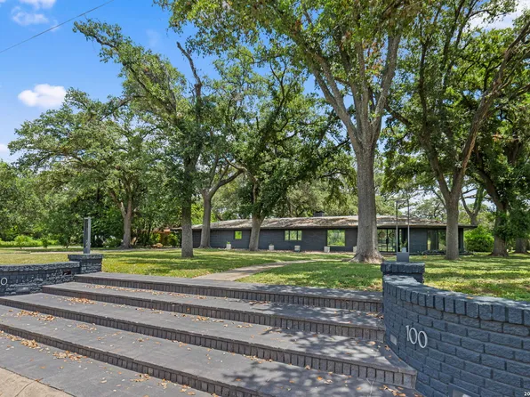 100 DOGWOOD LN, San Antonio, TX 78213