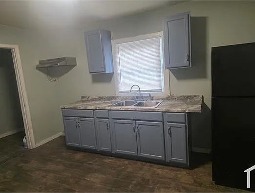 3 bed, 1100 sqft, $1,400 — Photo 3