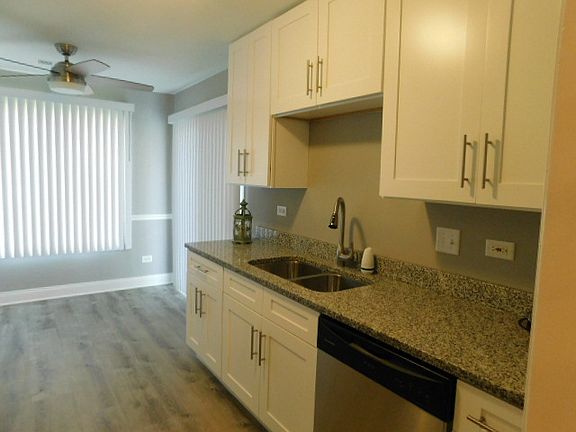 2nd image of 863 E Carriage Ln Unit 7