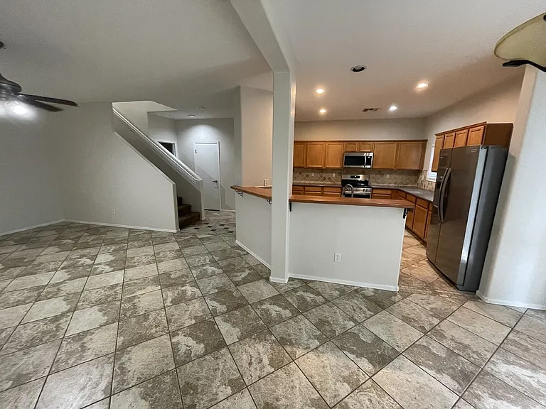 40411 W Helen Ct — Photo 21