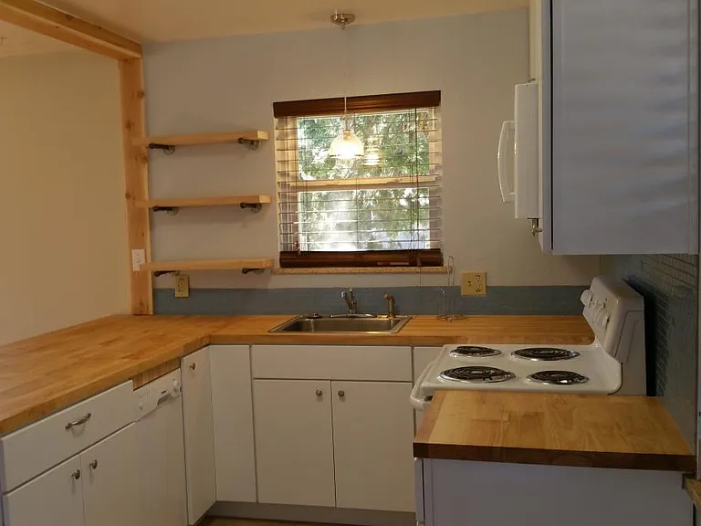 1113 Emigh St — Photo 24