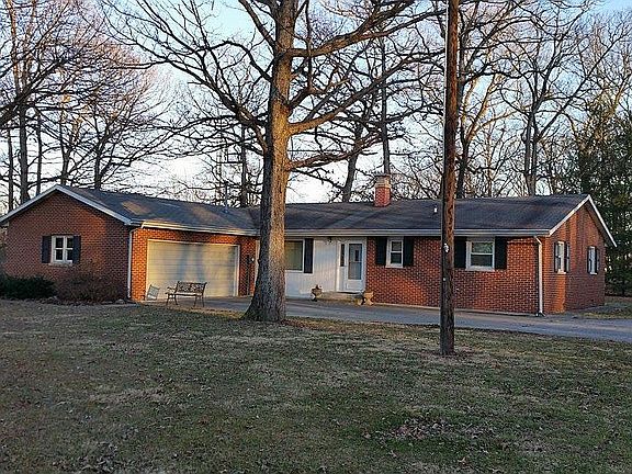 3rd image of 15864 Crescent Ln
