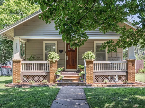 210 SW Kendall Ave, Topeka, KS 66606