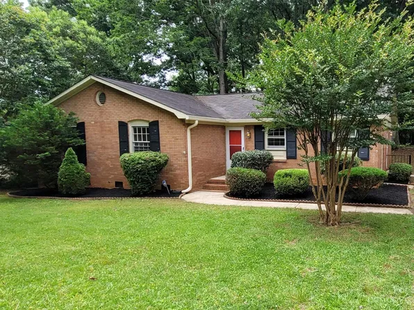 6700 Lynmont Dr, Charlotte, NC 28212