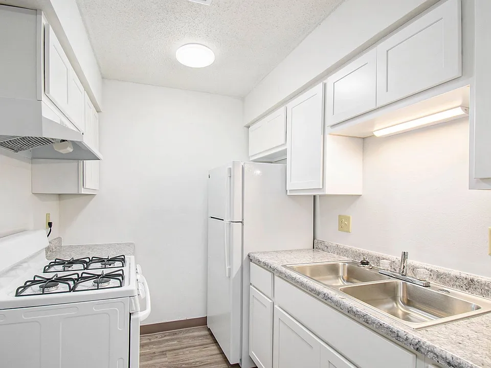 1431-1552 44th St SW