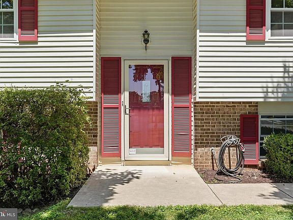 5th image of 9812 Oleander Ave