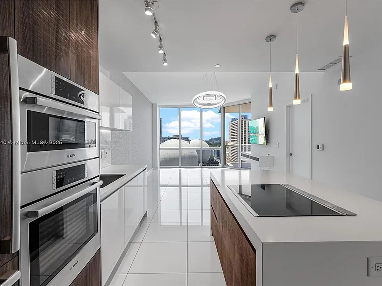 851 NE 1st Ave #1506 — Photo 7